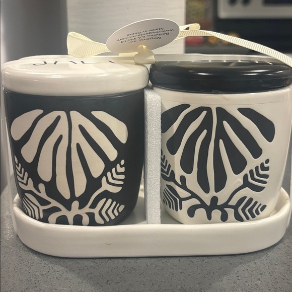 NWT New Release Rae Dunn Salt & Pepper Black Botanical Floral Cellar Set - Picture 3 of 3